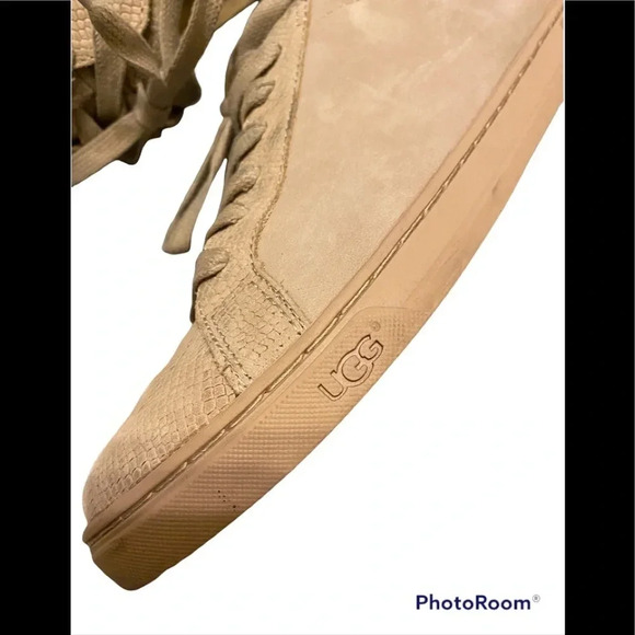 UGG Lace Up Reptile Print Sneaker  Sz 8.5 - Picture 4 of 9